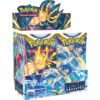 Display Pokémon Épée et Bouclier EB12 36 Boosters – Tempête Argentée est une boîte de boosters du JCC Pokémon TCG. Il contient des paquets de cartes. Sur la boîte et les boosters à l'intérieur, rangés sur 2 colonnes, il y a des images. Elles représentent des pokémons emblématiques de la série. Les Pokémons et les dessins sont jaunes, bleus, violets, rouges, blancs.
