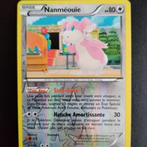 Nanméouïe (reverse) 126/149. Carte du TCG Pokémon issue de la série Frontières Franchies du bloc Noir et Blanc (NB06), parue le 16/02/2013. Carte Pokémon de Base de type Incolore, Rare. Illustrateur: Mitsuhiro Arita. L'illustration représente une sorte de petit rongeur rose et blanc sur une terrasse.