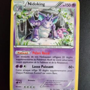 Nidoking 45/114. Carte du TCG Pokémon issue de la série Offensive Vapeur du bloc XY (XY11, XY: Offensive Vapeur), parue le 16/08/2016. Carte Pokémon de Niveau 2 de type Psy, évolution de Nidorino. Rare. Illustrateur: Mina Nakai. L'illustration représente une énorme créature violette bipède ressemblant à un rhinocéros avec des dents pointues qui sort d'une carverne.