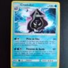 Crustabri 34/149. Carte du TCG Pokémon issue de la série Soleil et Lune du bloc Soleil et Lune (SL01, SL: Soleil et Lune), parue le 03/02/2017. Carte Pokémon de Niveau 1 de type Eau, évolution de Kokiyas. Rare. Illustrateur: Yoshinobu Saito. L'illustration représente une créature de type mollusque marin noir à corne dans une coquille violette.