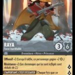 RAYA Force inarrêtable 193/204. Carte du jeu de cartes à collectionner Disney Lorcana issue du Chapitre 4 Le Retour d'Ursula (URR), paru le 31/05/2024. Carte Personnage, Acier. Super Rare. Illustrateur: Grace Tran. L'illustration représente une jeune femme asiatique dans une forêt enneigée. Elle est habillée avec une cape rouge et porte une grosse épée qui doit être très lourde.