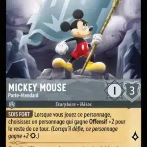 MICKEY MOUSE Porte-étendard 188/204 - Carte du jeu de cartes à collectionner Disney Lorcana issue du Chapitre 4 Le Retour D'Ursula (URR), paru le 31/05/2024. Carte Personnage, Acier. Commune. Illustrateur: Cristian Romero. L'illustration représente le personnage de Mickey, souris humanoïde vêtue d'un short rouge et tenant un étendard, debout sur un rocher dans une pose héroïque.