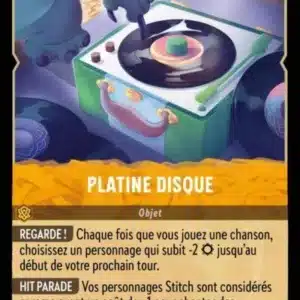 PLATINE DISQUE 32/204 - Carte du jeu de cartes à collectionner Disney Lorcana issue du Chapitre 4 Le Retour D'Ursula (URR), paru le 31/05/2024. Carte Objet, Ambre. Commune. Illustrateur: Simone Buonfantino. L'illustration représente un tourne-disque vert et blanc posé sur un tapis.