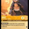 DAISY Mousquetaire espionne 7/204 (FOIL) - Carte du jeu de cartes à collectionner Disney Lorcana issue du Chapitre 4 Le Retour D'Ursula (URR), paru le 31/05/2024. Carte Personnage, Ambre. Commune, HOLO. Illustrateur: Kendall Hale. L'illustration représente le personnage féminin Daisy, canne humanoïde habillée avec une grande cape à capuche et adossée à un mur.