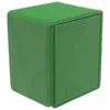 Alcove Flip Deck Box Magic Magic Ultra Pro Bleu Commander. Image d'une boîte de protection en cuir vert pouvant contenir 100 sleeves ou cartes avec double sleeves. Idéal pour le jeu Magic the Gathering en format commander. La marque sur cet article est ultra pro.