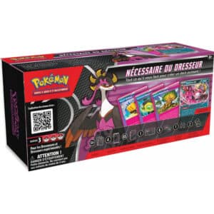 Nécessaire du Dresseur 2025 Pokémon EV10 et ME01. Coffret TCG Pokémon avec des cartes promo, des boosters de cartes à jouer et à collectionner pokémon, des dés, des protèges cartes. Il y a écrit en haut à gauche de l'item "Pokémon cartes à jouer et à collectionner". Le coffret contient des paquets de cartes de plusieurs séries Pokémon: deux boosters de la série EV10 Rivalités Destinées et deux blisters paquets de 10 cartes de la série ME01 Méga Evolution. La boîte est à l'effigie de Favianos.